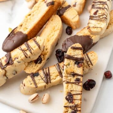 cranberry pistachio biscotti